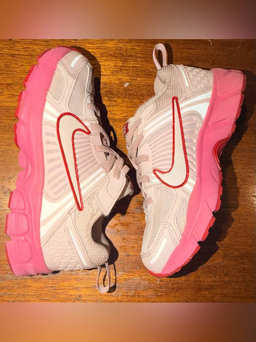 Nike Vomero 5 Silt Red Peony Crimson Size 1.5Y
